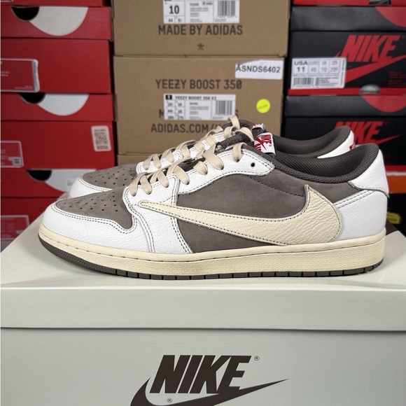 Size 1M Jordan 1 Low OG x Travis Scott Reverse Mocha Clean Ships Fast
